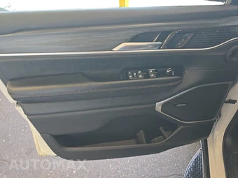 2024 Jeep Wagoneer L Series II - miniatura 9