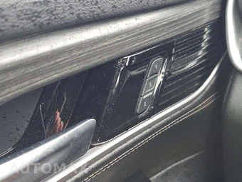 2024 Jeep Wagoneer L Series II - miniatura 28