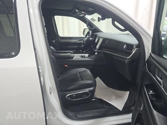 2024 Jeep Wagoneer Series II Carbide - miniatura 8
