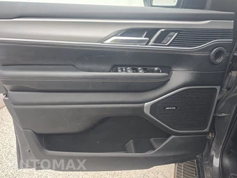 2024 Jeep Wagoneer Series II Carbide - miniatura 9