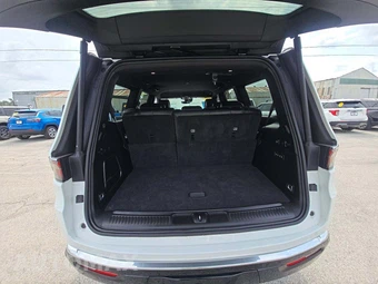 2024 Jeep Wagoneer Series III - miniatura 12
