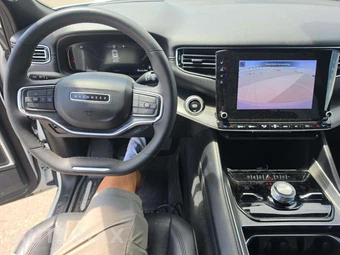 2024 Jeep Wagoneer Series III - miniatura 10