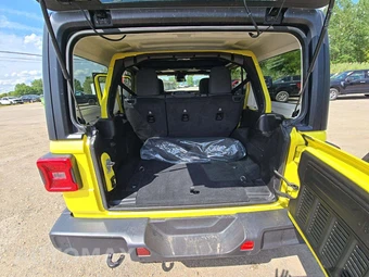2024 Jeep Wrangler 4 Door Sahara - miniatura 11
