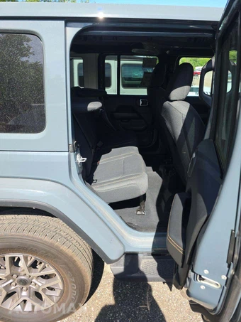 2024 Jeep Wrangler 4 Door Sahara - miniatura 16