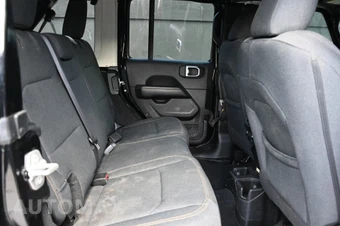 2024 Jeep Wrangler 4 Door Sahara - miniatura 14