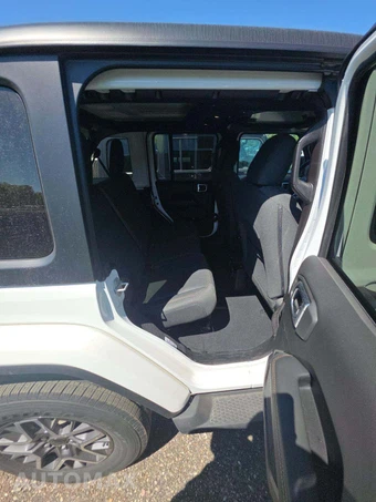 2024 Jeep Wrangler 4 Door Sahara - miniatura 16
