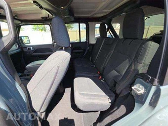 2024 Jeep Wrangler 4 Door Sahara - miniatura 13