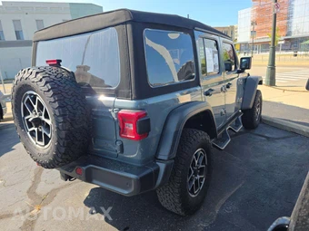 2024 Jeep Wrangler Rubicon - miniatura 3