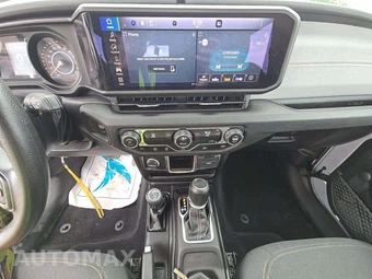 2024 Jeep Wrangler Sport - miniatura 10