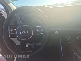 2024 Kia Carnival MPV LX 121.7" WB - miniatura 11