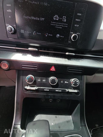 2024 Kia Carnival MPV LX w/ Seat Package 121.7" WB - miniatura 11