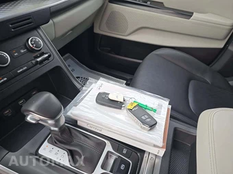 2024 Kia Carnival MPV LX w/ Seat Package 121.7" WB - miniatura 8