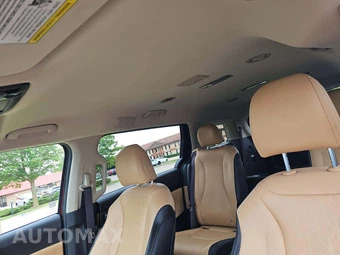 2024 Kia Carnival MPV LX w/ Seat Package 121.7" WB - miniatura 8