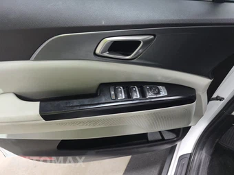 2024 Kia Carnival MPV LX w/ Seat Package 121.7" WB - miniatura 9