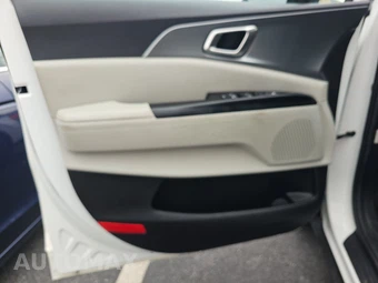 2024 Kia Carnival MPV LX w/ Seat Package 121.7" WB - miniatura 9