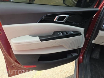 2024 Kia Carnival MPV SX Prestige 121.7" WB - miniatura 9