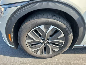 2024 Kia EV6 Light Long Range - miniatura 17