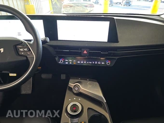 2024 Kia EV6 Light Long Range - miniatura 11