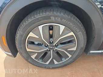 2024 Kia EV6 Light Long Range - miniatura 17