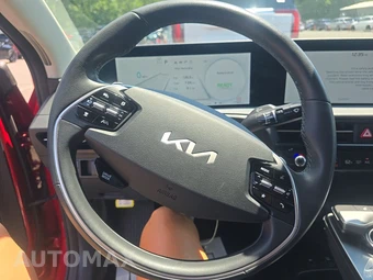 2024 Kia EV6 Light Long Range - miniatura 10