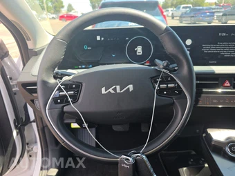 2024 Kia EV6 Light Long Range - miniatura 10