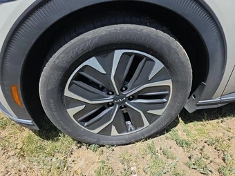 2024 Kia EV6 Light Long Range - miniatura 17