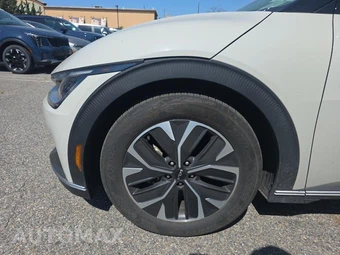 2024 Kia EV6 Light Long Range - miniatura 17