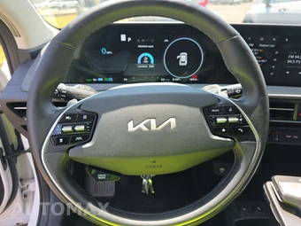 2024 Kia EV6 Light Long Range - miniatura 10