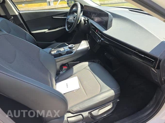2024 Kia EV6 Light Long Range - miniatura 8
