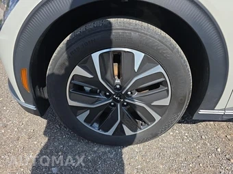 2024 Kia EV6 Light Long Range - miniatura 17