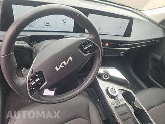 2024 Kia EV6 Light Long Range - miniatura 11