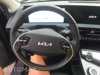 2024 Kia EV6 Light Long Range - miniatura 10