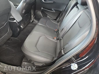 2024 Kia EV6 Wind - miniatura 13