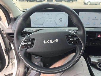 2024 Kia EV6 Wind - miniatura 10