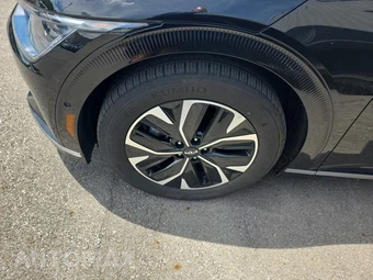 2024 Kia EV6 Wind - miniatura 17
