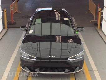 2024 Kia EV6 Wind - miniatura 2