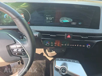 2024 Kia EV6 Wind - miniatura 11