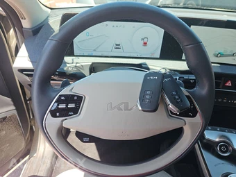 2024 Kia EV6 Wind - miniatura 10