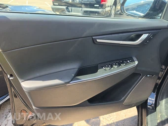 2024 Kia EV6 Wind - miniatura 9