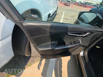 2024 Kia EV6 Wind - miniatura 9