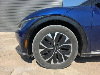 2024 Kia EV6 Wind - miniatura 17