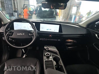 2024 Kia EV6 Wind - miniatura 11