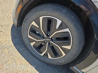 2024 Kia EV6 Wind - miniatura 17