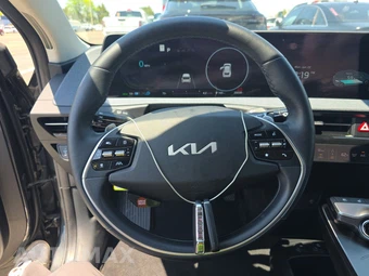 2024 Kia EV6 Wind - miniatura 10