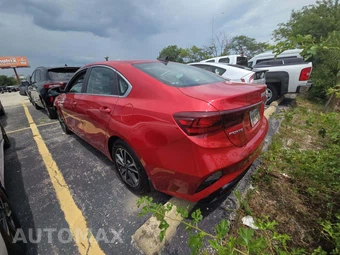 2024 Kia Forte EX - miniatura 2