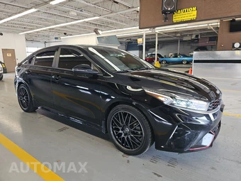 2024 Kia Forte GT - miniatura 3