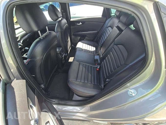 2024 Kia Forte GT - miniatura 13