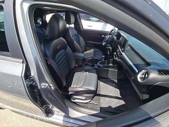 2024 Kia Forte GT - miniatura 18
