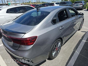 2024 Kia Forte GT - miniatura 3