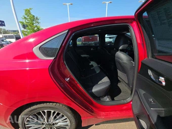 2024 Kia Forte GT-Line - miniatura 16